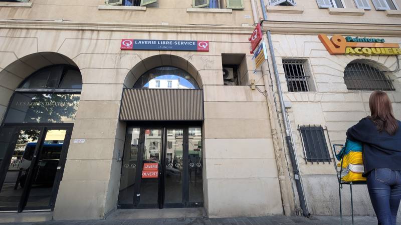 Laverie automatique de 6h à 23h Marseille Vieux Port Cours Jean Ballard