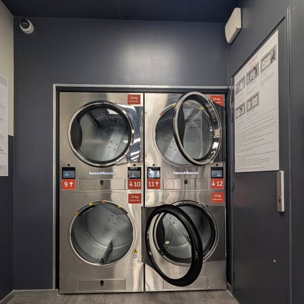 Speed Queen 13 : Votre espace de lavage au cœur du centre ville